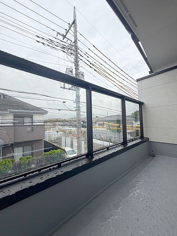 窓からの眺望です。実際に現地で眺望もご確認ください。