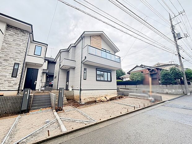 建物が完成しましたので室内のご見学予約スタート。当日のご見学予約も大歓迎です。お気軽にご連絡ください。エステート白馬国分寺店は火曜水曜も営業しております。