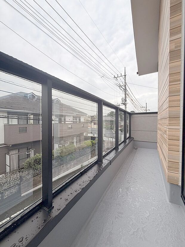 窓からの眺望です。実際に現地で眺望もご確認ください。