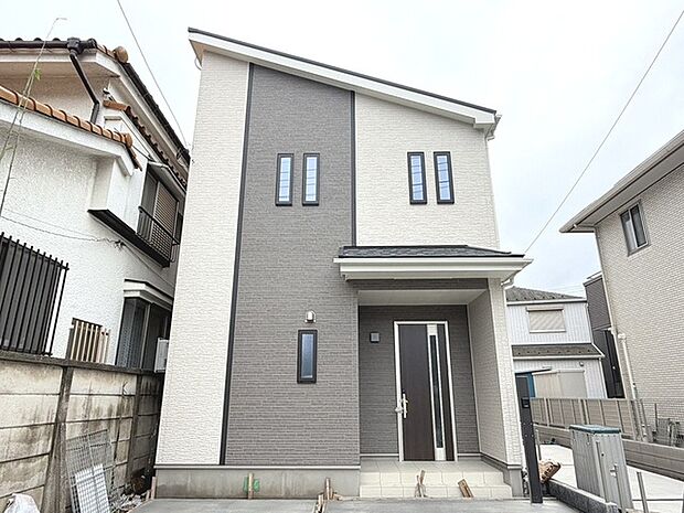 建物が完成しましたので室内のご見学予約スタート。当日のご見学予約も大歓迎です。お気軽にご連絡ください。エステート白馬国分寺店は火曜水曜も営業しております。