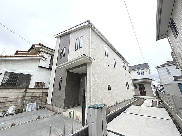実際に室内をご見学頂くと生活のイメージが広がります。家具を置いたイメージや窓からの景色など、現地で体感ください。