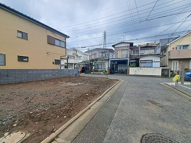 現在建物を建築中です、建築中の物件については現地確認の他、同施工会社の完成施工例のご案内、担当者のプレゼンテーションにてご検討ください。適切なご検討の方法をご説明させて頂きます。