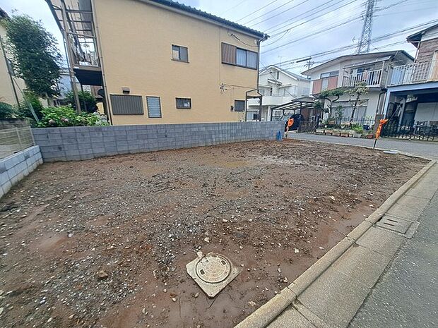 現在建物を建築中です、建築中の物件については現地確認の他、同施工会社の完成施工例のご案内、担当者のプレゼンテーションにてご検討ください。適切なご検討の方法をご説明させて頂きます。