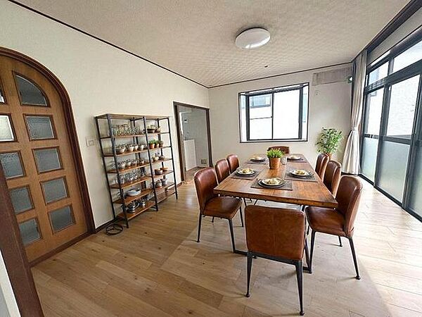 本画像はCGで作成しており、実際に現地に家具は置かれておりません。また、価格に家具は含まれておりません。