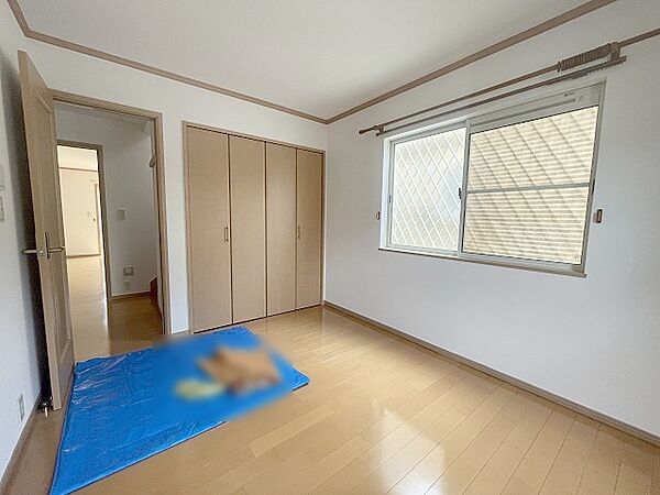 各お部屋に収納が設置されています。
