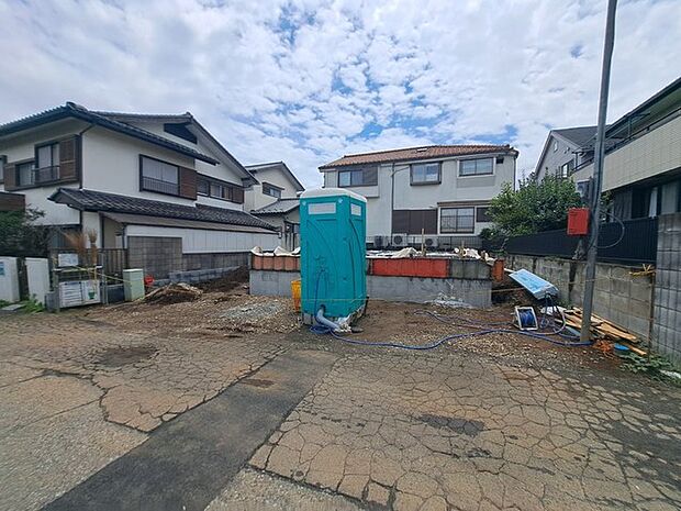 現在建物を建築中です、建築中の物件については現地確認の他、同施工会社の完成施工例のご案内、担当者のプレゼンテーションにてご検討ください。適切なご検討の方法をご説明させて頂きます。