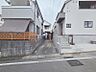 その他：安心して暮らすことのできる住宅街。　住宅地の道路は一般に交通量が少なく車などの騒音が少ないため、住民にとって静かな生活環境が提供されます。