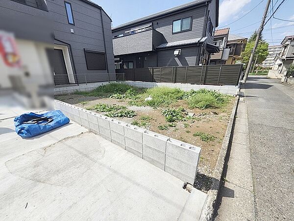 現在建物を建築中です、建築中の物件については現地確認の他、同施工会社の完成施工例のご案内、担当者のプレゼンテーションにてご検討ください。適切なご検討の方法をご説明させて頂きます。