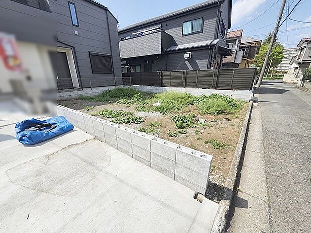 現在建物を建築中です、建築中の物件については現地確認の他、同施工会社の完成施工例のご案内、担当者のプレゼンテーションにてご検討ください。適切なご検討の方法をご説明させて頂きます。