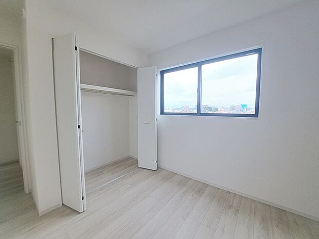 各お部屋に収納が設置されています。