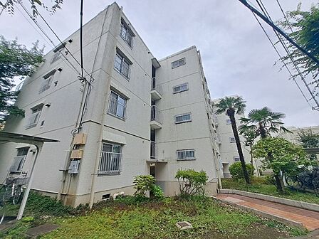 実際に室内をご見学頂くと生活のイメージが広がります。家具を置いたイメージや窓からの景色など、現地で体感ください。