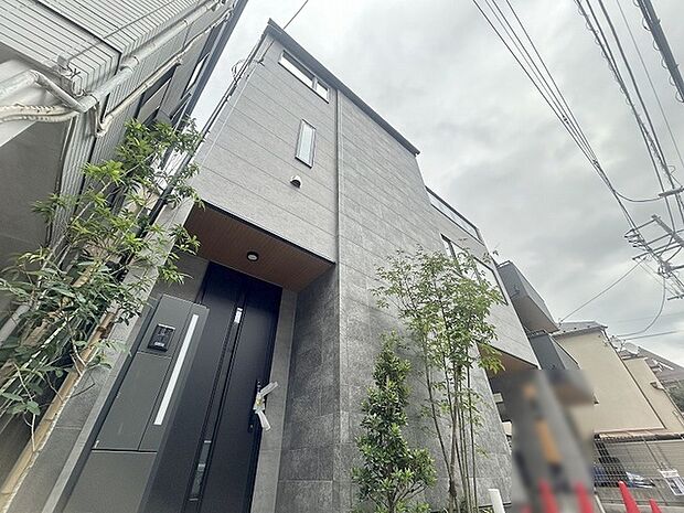 建物が完成しましたので室内のご見学予約スタート。当日のご見学予約も大歓迎です。お気軽にご連絡ください。エステート白馬国分寺店は火曜水曜も営業しております。 