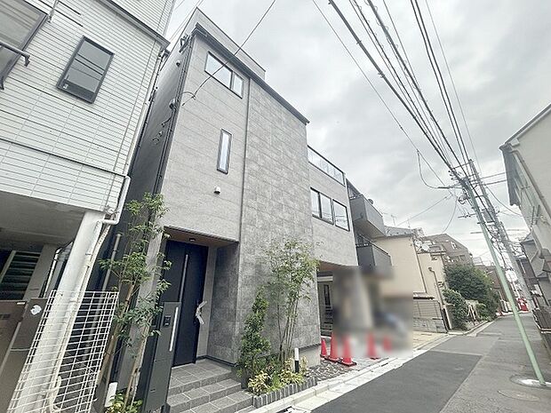 建物が完成しましたので室内のご見学予約スタート。当日のご見学予約も大歓迎です。お気軽にご連絡ください。エステート白馬国分寺店は火曜水曜も営業しております。 