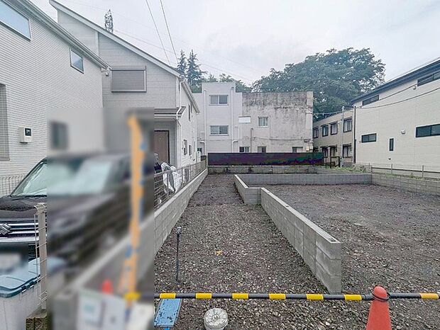 住環境が整った穏やかな住宅街に位置しており、静かで落ち着いた毎日を過ごせる立地です。
