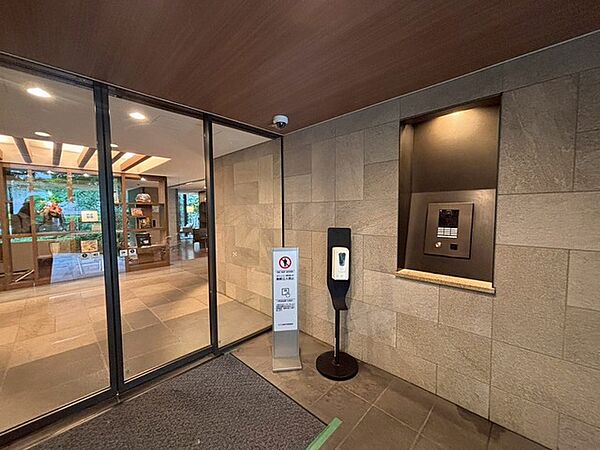 実際に室内をご見学頂くと生活のイメージが広がります。家具を置いたイメージや窓からの景色など、現地で体感ください。