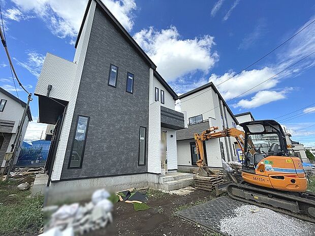 現在建物を建築中です、建築中の物件については現地確認の他、同施工会社の完成施工例のご案内、担当者のプレゼンテーションにてご検討ください。適切なご検討の方法をご説明させて頂きます。