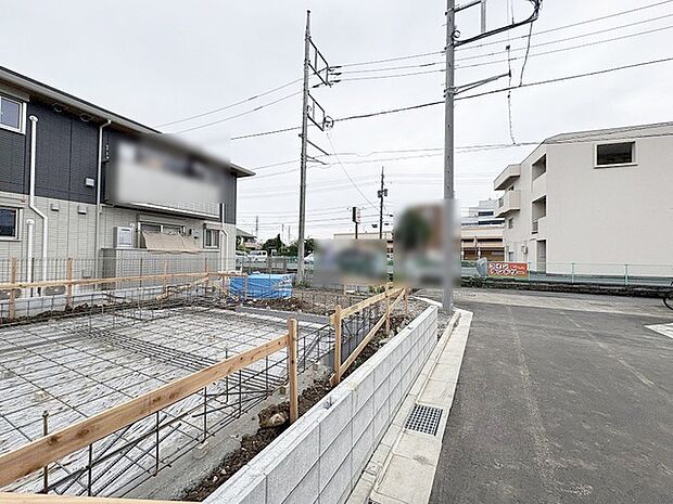 現在建物を建築中です、建築中の物件については現地確認の他、同施工会社の完成施工例のご案内、担当者のプレゼンテーションにてご検討ください。適切なご検討の方法をご説明させて頂きます。