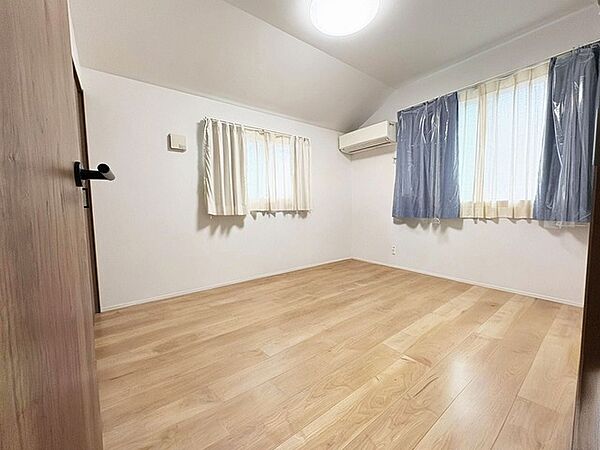 本画像は入居者様の家具をCGで消した画像であり、現況と異なる可能性がございます。
