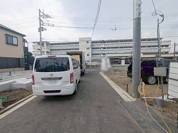 周辺は住宅が建ち並ぶ閑静な住宅街です。