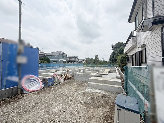 現在建物を建築中です、建築中の物件については現地確認の他、同施工会社の完成施工例のご案内、担当者のプレゼンテーションにてご検討ください。適切なご検討の方法をご説明させて頂きます。