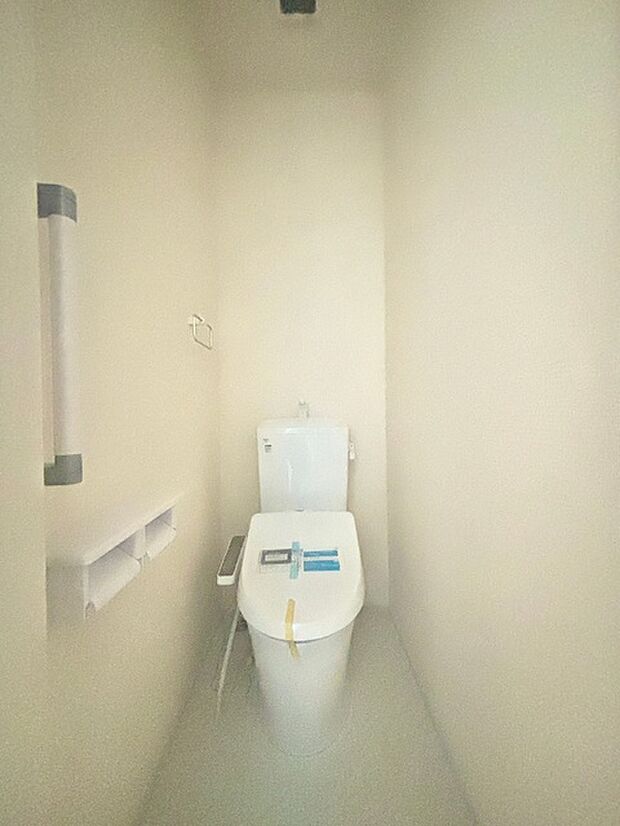 トイレにはウォシュレット機能を標準装備。
