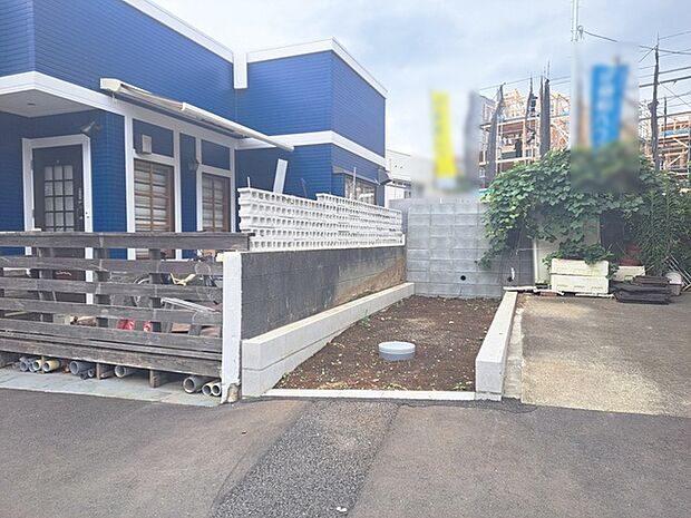 現在建物を建築中です、建築中の物件については現地確認の他、同施工会社の完成施工例のご案内、担当者のプレゼンテーションにてご検討ください。適切なご検討の方法をご説明させて頂きます。 