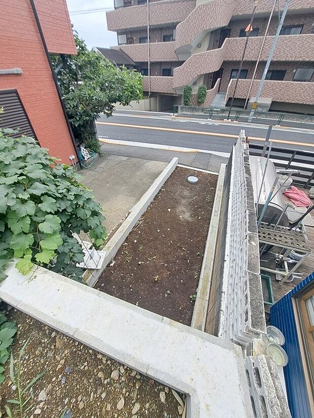 現在建物を建築中です、建築中の物件については現地確認の他、同施工会社の完成施工例のご案内、担当者のプレゼンテーションにてご検討ください。適切なご検討の方法をご説明させて頂きます。