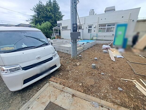 現在建物を建築中です、建築中の物件については現地確認の他、同施工会社の完成施工例のご案内、担当者のプレゼンテーションにてご検討ください。適切なご検討の方法をご説明させて頂きます。
