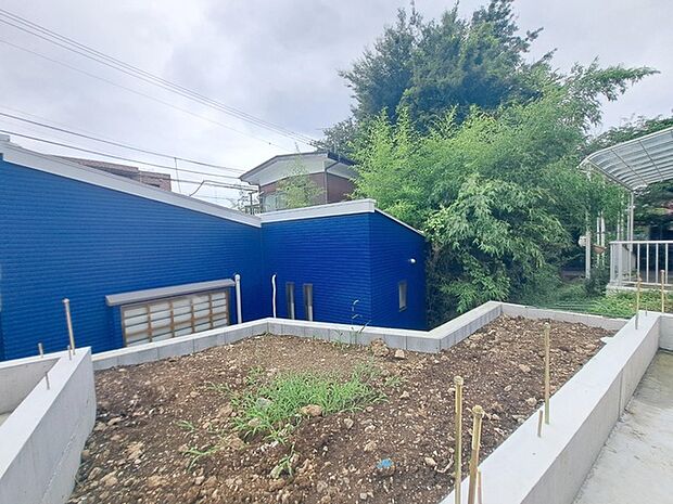 現在建物を建築中です、建築中の物件については現地確認の他、同施工会社の完成施工例のご案内、担当者のプレゼンテーションにてご検討ください。適切なご検討の方法をご説明させて頂きます。