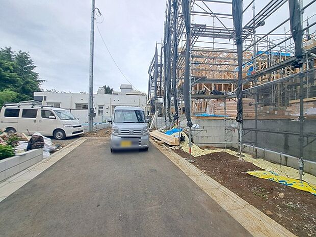 安心して暮らすことのできる住宅街。 住宅地の道路は一般に交通量が少なく車などの騒音が少ないため、住民にとって静かな生活環境が提供されます。
