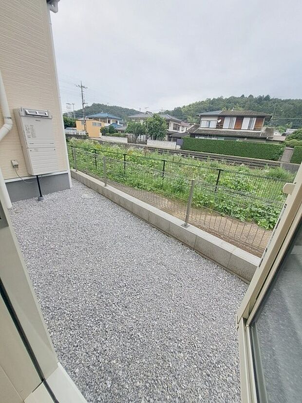 窓からの眺望です。実際に現地で眺望もご確認ください。