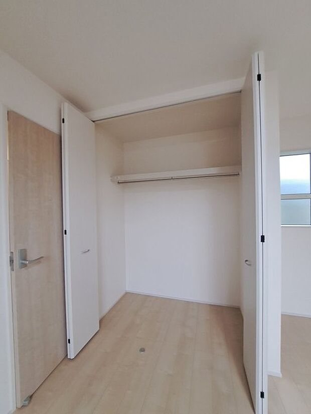 各お部屋に収納が設置されています。 