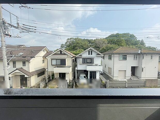 窓からの眺望です。実際に現地で眺望もご確認ください。