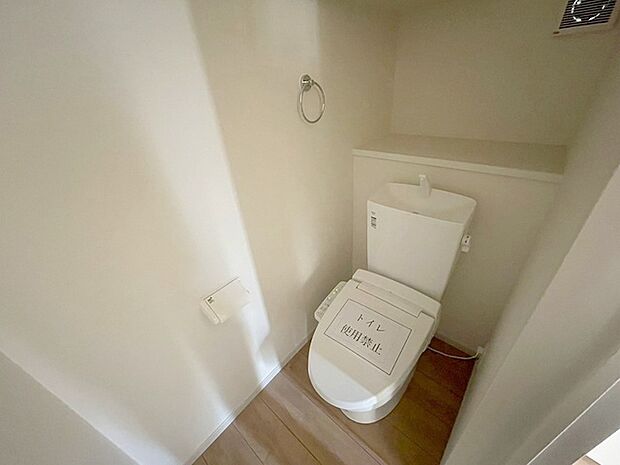 トイレにはウォシュレット機能を標準装備。