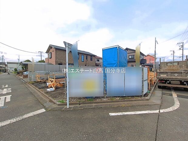 現在建物を建築中です、建築中の物件については現地確認の他、同施工会社の完成施工例のご案内、担当者のプレゼンテーションにてご検討ください。適切なご検討の方法をご説明させて頂きます。
