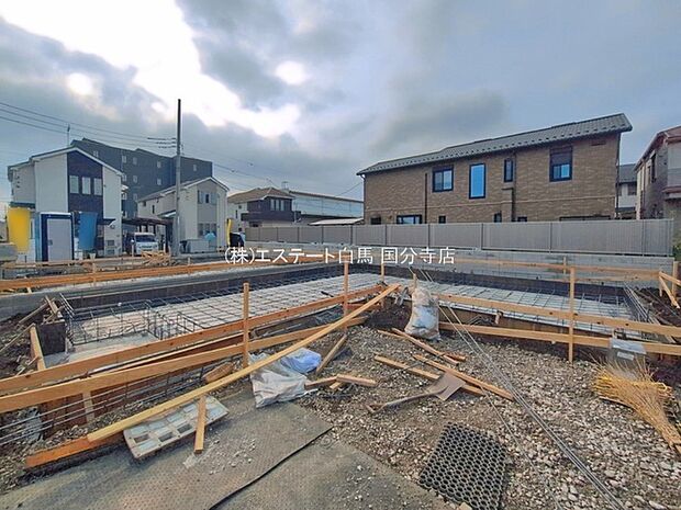 現在建物を建築中です、建築中の物件については現地確認の他、同施工会社の完成施工例のご案内、担当者のプレゼンテーションにてご検討ください。適切なご検討の方法をご説明させて頂きます。
