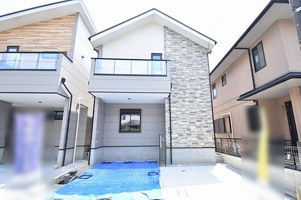 建物が完成しましたので室内のご見学予約スタート。当日のご見学予約も大歓迎です。お気軽にご連絡ください。エステート白馬国分寺店は火曜水曜も営業しております。