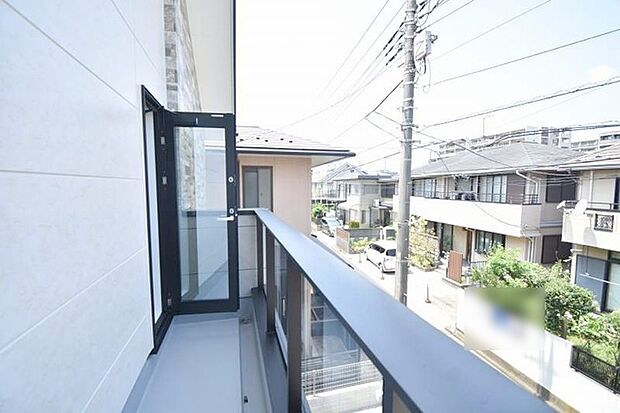 窓からの眺望です。実際に現地で眺望もご確認ください。