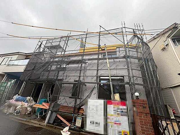 周辺は住宅が建ち並ぶ閑静な住宅街です。