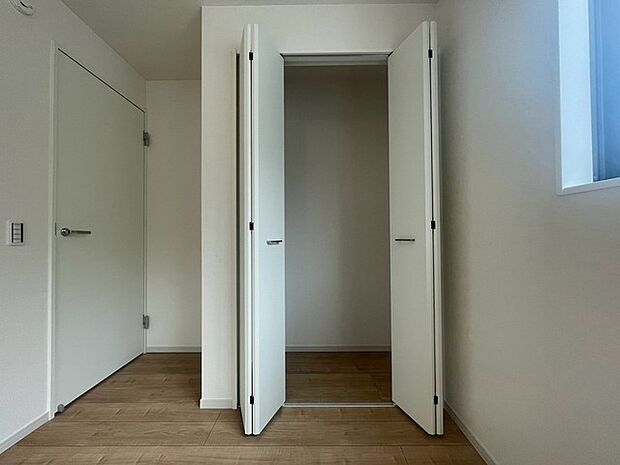 各お部屋に収納が設置されています。