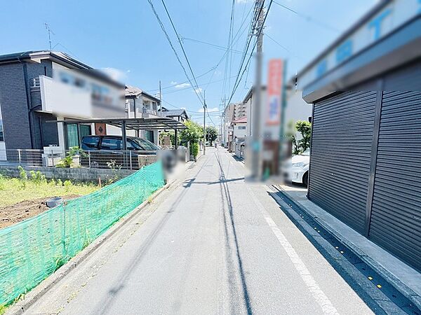 安心して暮らすことのできる住宅街。　住宅地の道路は一般に交通量が少なく車などの騒音が少ないため、住民にとって静かな生活環境が提供されます。