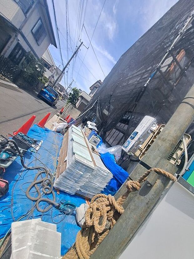 周辺は住宅が建ち並ぶ閑静な住宅街です。