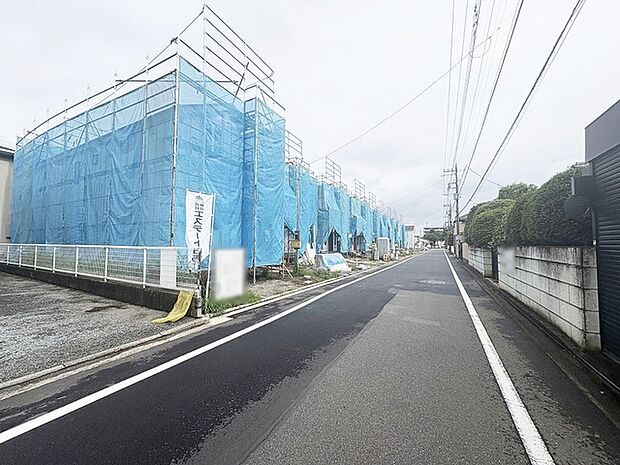 周辺は住宅が建ち並ぶ閑静な住宅街です。