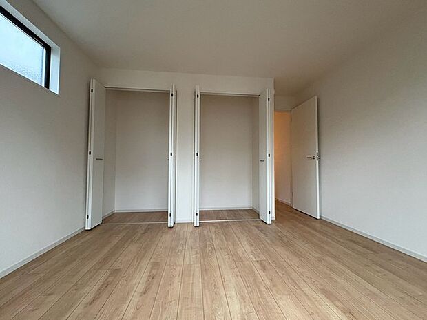 各お部屋に収納が設置されています。 