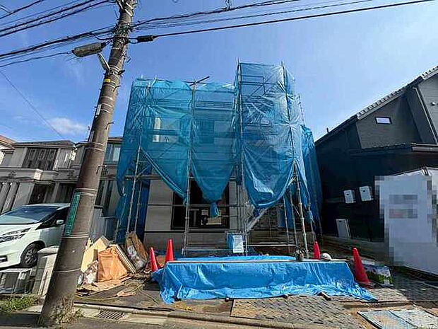 現在建物を建築中です、建築中の物件については現地確認の他、同施工会社の完成施工例のご案内、担当者のプレゼンテーションにてご検討ください。適切なご検討の方法をご説明させて頂きます。