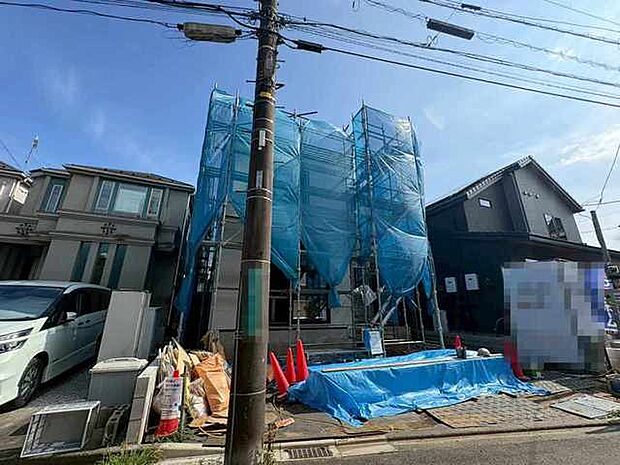 安心して暮らすことのできる住宅街。 住宅地の道路は一般に交通量が少なく車などの騒音が少ないため、住民にとって静かな生活環境が提供されます。