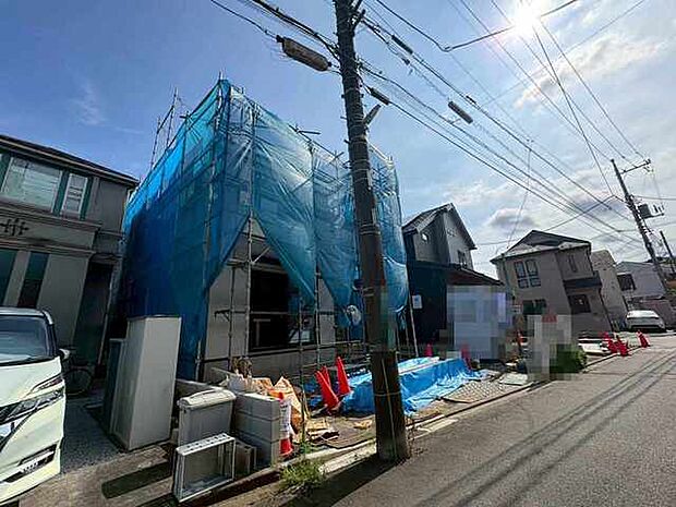 周辺は住宅が建ち並ぶ閑静な住宅街です。