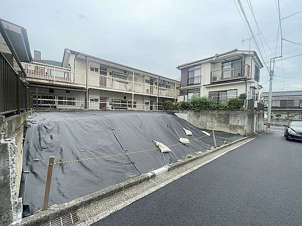 土地物件にはご確認頂くポイントがたくさんございます、土地だけのご見学の際もご遠慮せず、ぜひお気軽に担当スタッフにお申しつけくださいませ。