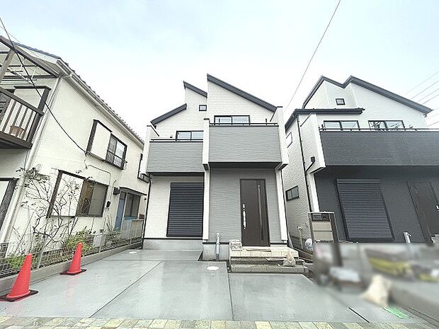 建物が完成しましたので室内のご見学予約スタート。当日のご見学予約も大歓迎です。お気軽にご連絡ください。エステート白馬国分寺店は火曜水曜も営業しております。