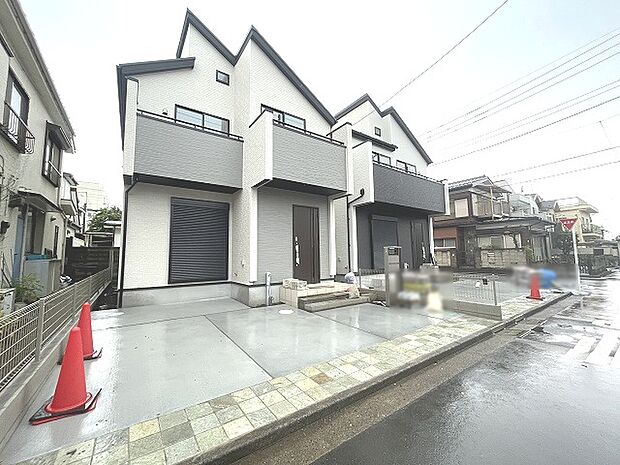 周辺は住宅が建ち並ぶ閑静な住宅街です。